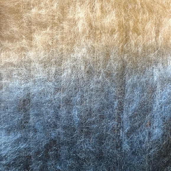 Urban Outfitters sweater Bellini cropped soft knit blue cream M NWT - Picture 8 of 12